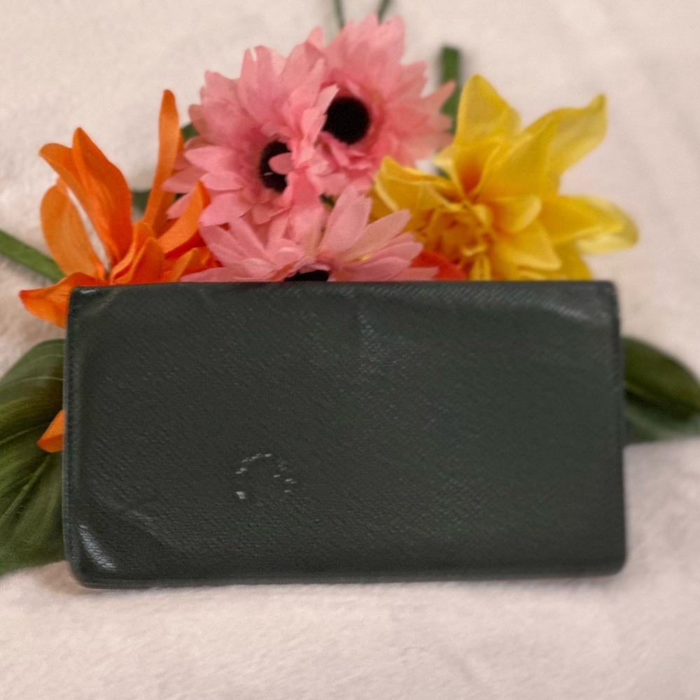 AUTHENTIC MEN'S LOUIS VUITTON BLACK GREEN TAIGA LEATHER PORTE CARTES LONG WALLET